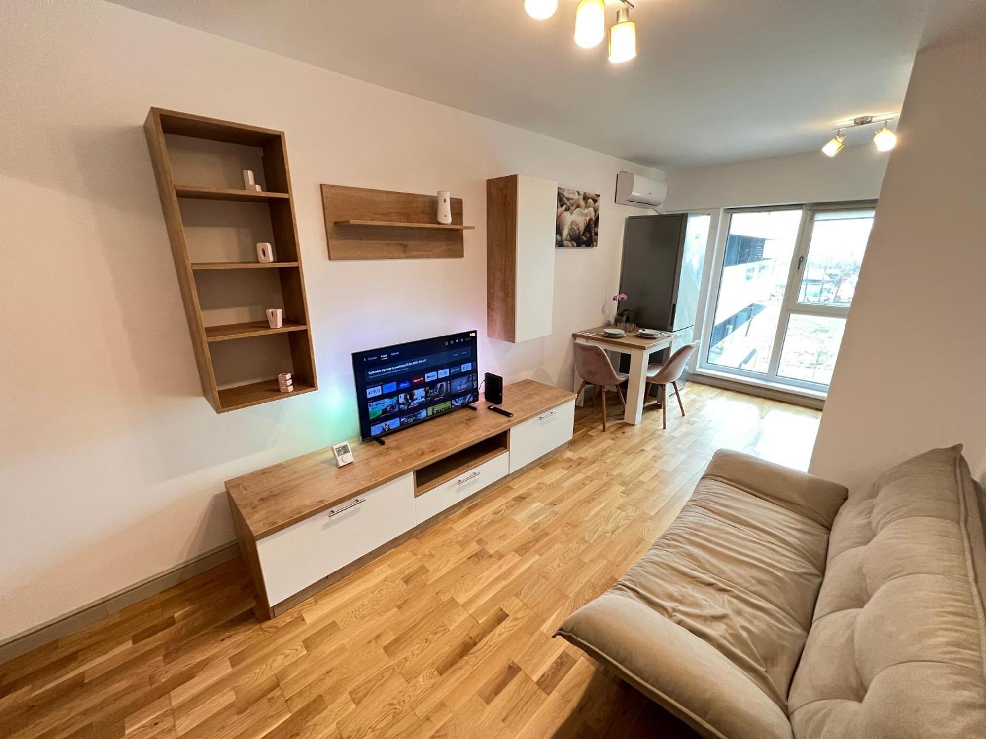 Airport Flyhub Chic Apartment Yaş Dış mekan fotoğraf