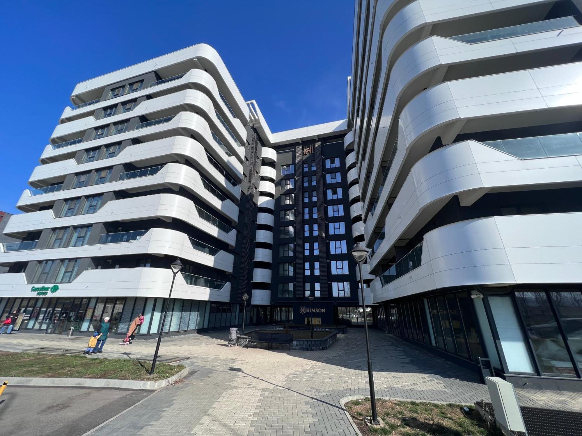 Airport Flyhub Chic Apartment Yaş Dış mekan fotoğraf