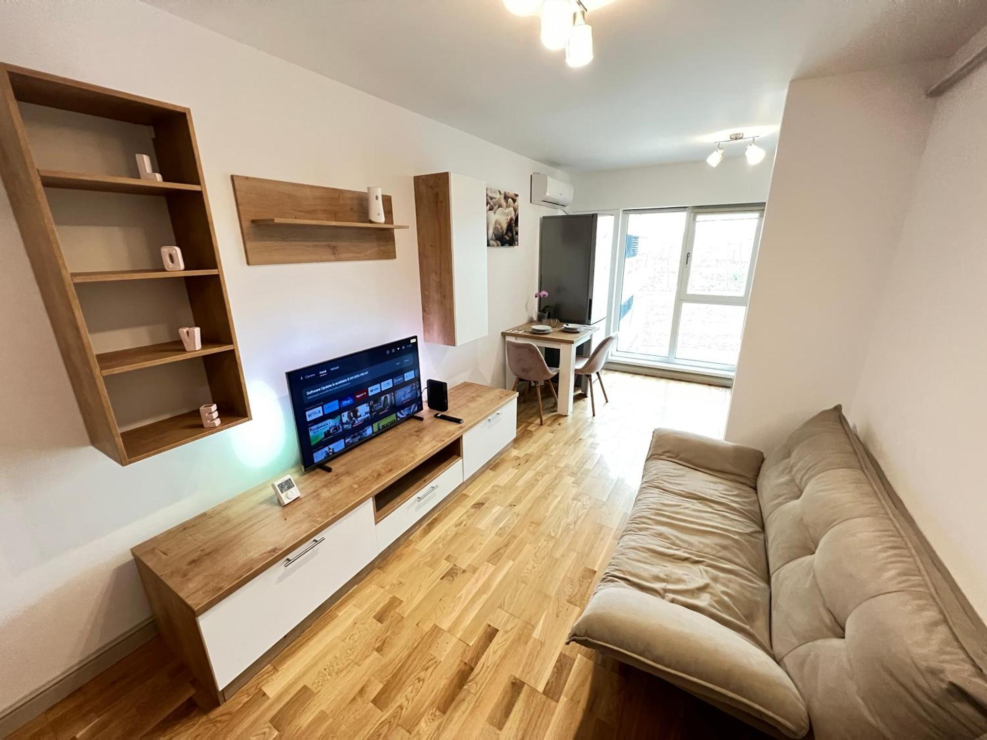 Airport Flyhub Chic Apartment Yaş Dış mekan fotoğraf