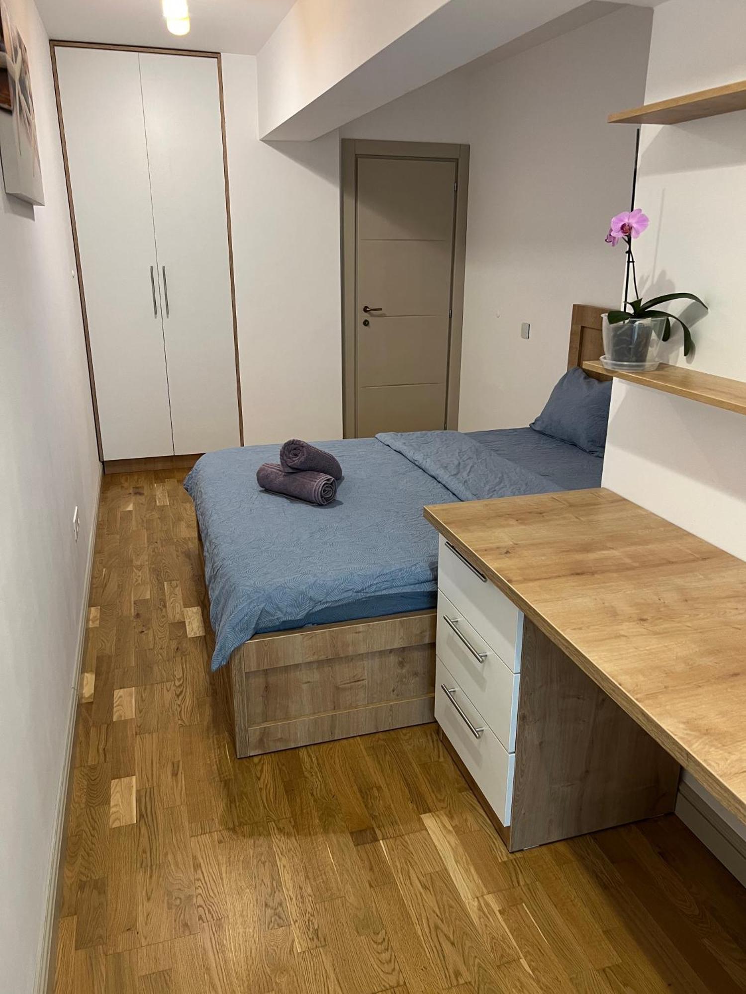 Airport Flyhub Chic Apartment Yaş Dış mekan fotoğraf